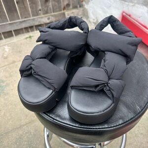 Steve Madden Black Puffy Platform Sandals Chunky Slides Size 7